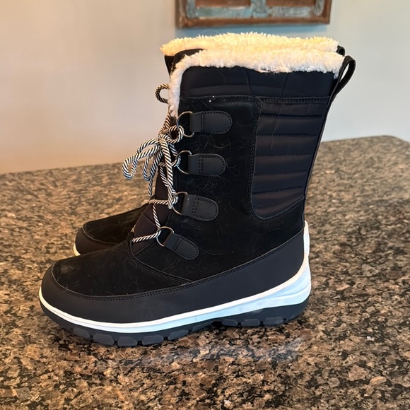 Thermolite Eco Mode Black Boots with Cream Lining EUC 9 - Picture 4 of 13